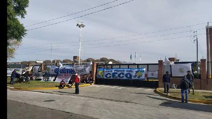 insolito: despiden a trabajadores de una fabrica de alcohol en gel y repelente