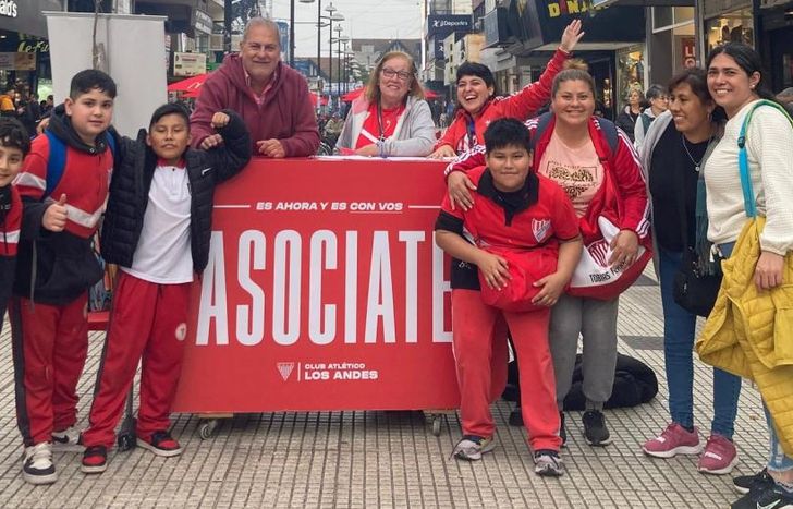 Desde el miércoles incorporan socios en la peatonal Laprida.