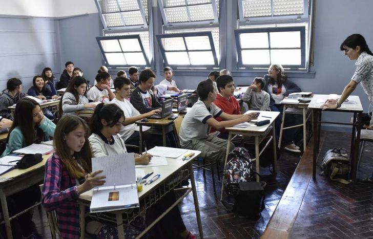 Dicen que el procedimiento con las editoriales estaba muy demorado.