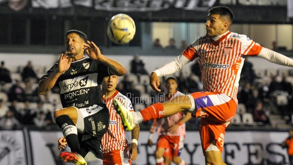 Los Andes quiere cortar la mala racha en Floresta. Los Andes quiere cortar la mala racha en Floresta.