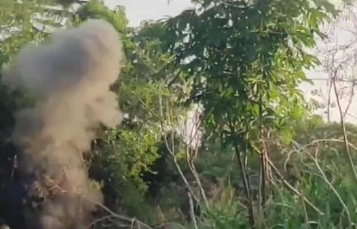 Se hizo una detonación controlada en un descampado.