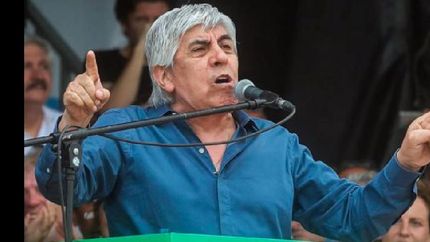 Para el líder de Camioneros si Macri gana va por la reforma laboral.