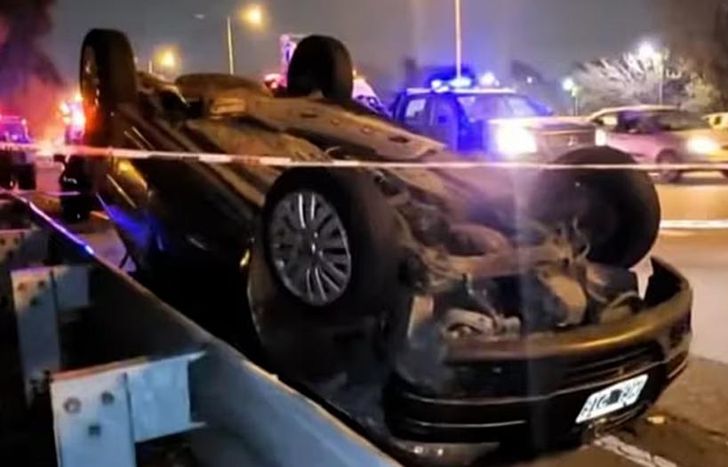 Así quedó el auto en el que iba uno de los ladrones.