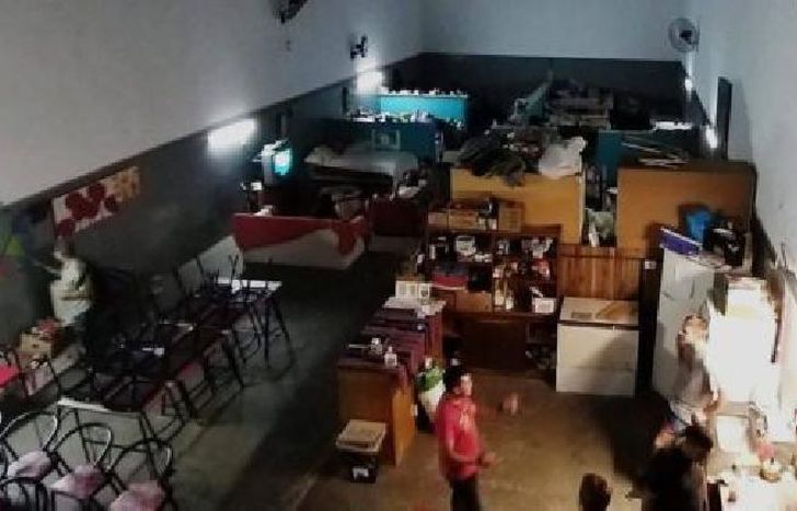 el espacio es amplio y hace mucho frío si no está calefaccionado.