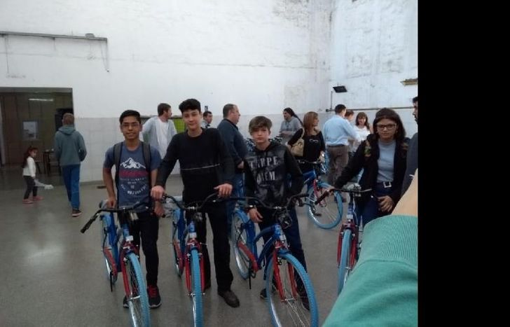 hubo bicis para las nuevas escuelas técnicas de gestión pública.
