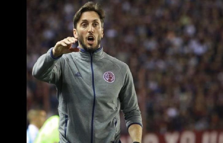 Luis Zubeldía destacó el trabajo de los tres goleadores en el amistoso con Arsenal.