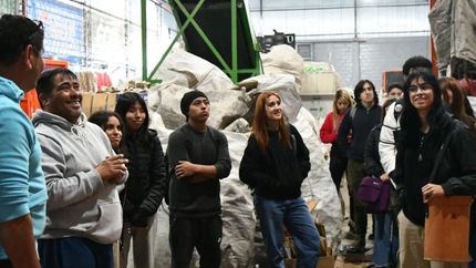 De la visita participaron jóvenes de los centros de estudiantes.