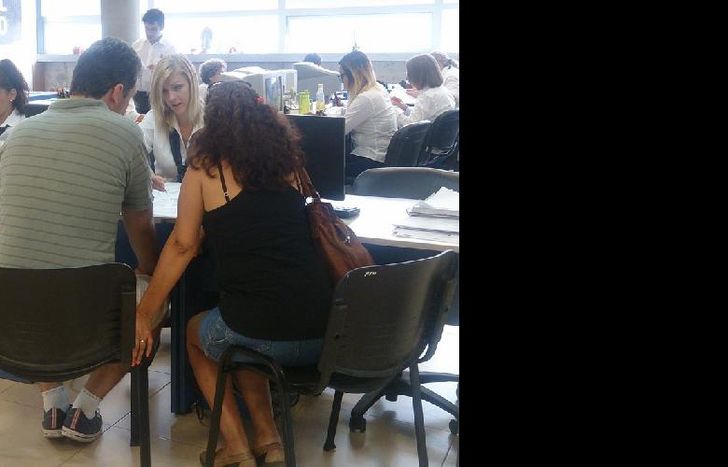 el pago se realiza en el edificio de azara 237.