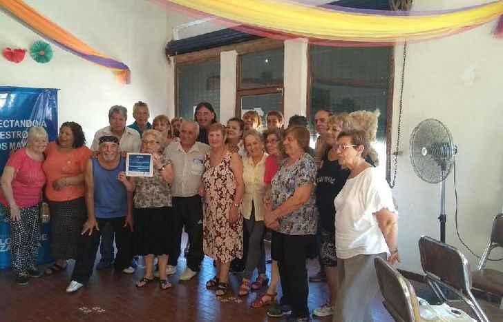 La última charla se llevó a cabo en el centro de jubilados y pensionados arco iris, de lomas oeste.