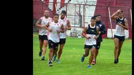 por la lluvia, no hubo amistosos para los andes y talleres