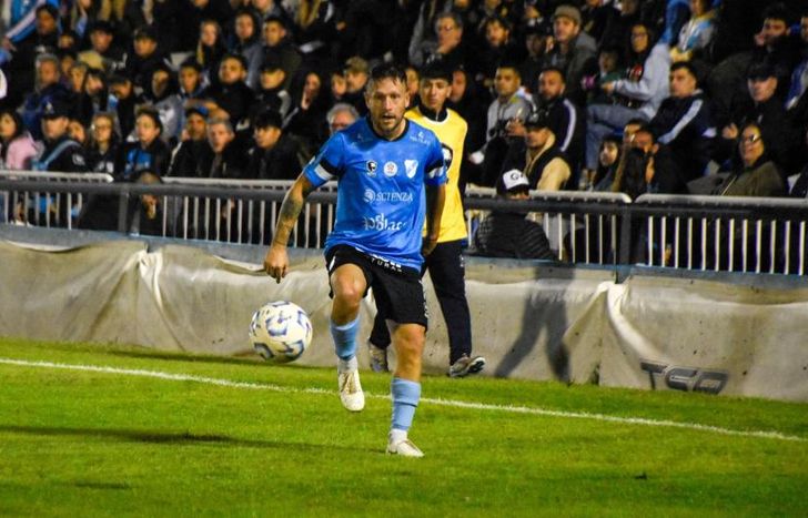 Fernando Brandán hizo un golazo para Temperley, no alcanzó para ganar y el equipo se fue silbado por sus hinchas.