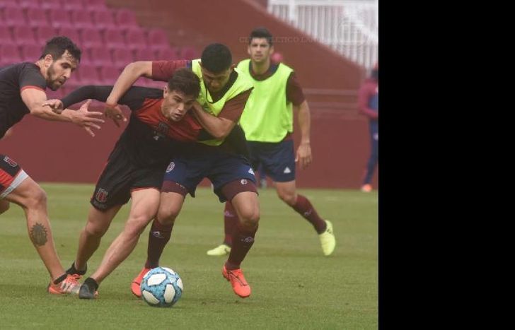 Se jugaron dos tiempos de 35 minutos e igualaron 1 a 1.