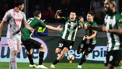 Coronel puso el 2-1 y anotó su primer gol en primera.