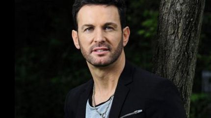 El cantante melódico Axel estará presente en la inauguración.