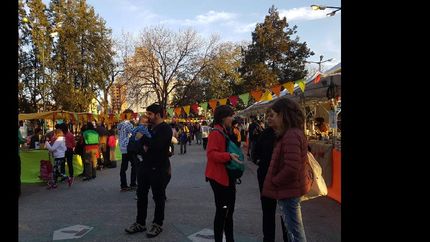 lomas: mas mercados y ferias en las plazas lomas: mas mercados y ferias en las plazas