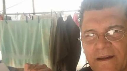 El lomense Jorge Díaz tiene su tintorería ubicada en la calle Cerrito.