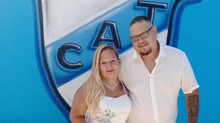 Felices en el club antes de ir a la Iglesia. Felices en el club antes de ir a la Iglesia.