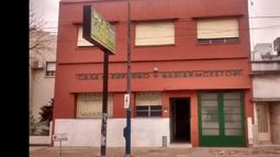 Se pueden dejar las donaciones en Rincón 143, Banfield.