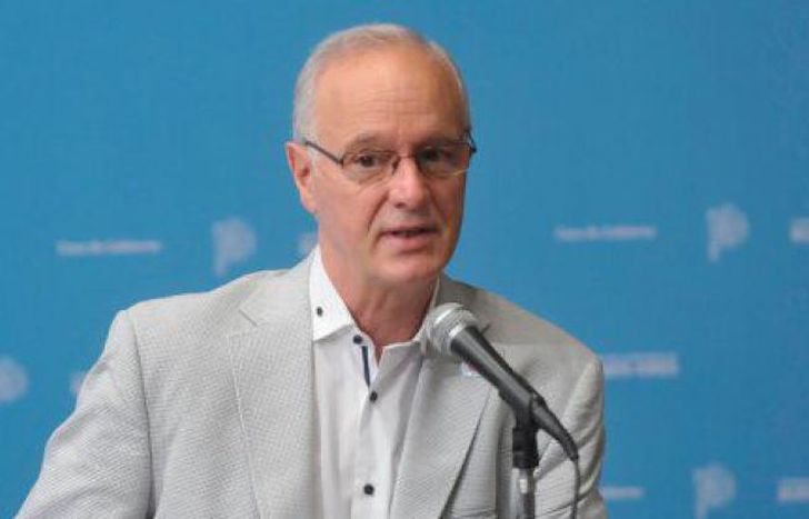 Gollan advirtió que podría volverse a fase 1.