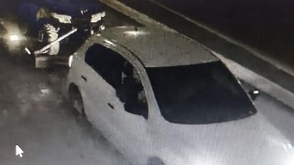 El auto que utilizaron para trasladar el cuatriciclo.