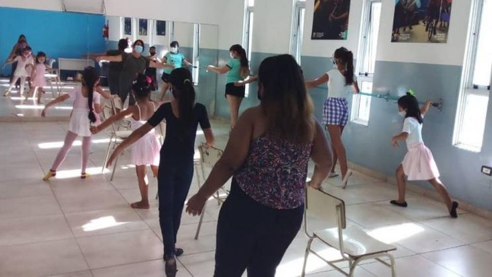 Las clases son de lunes a sábado en diferentes horarios.