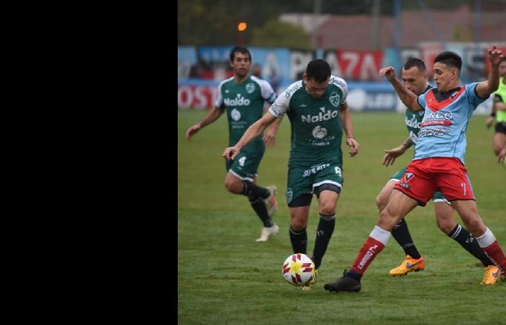 Sarmiento, segundo en la tabla general, impuso condiciones en Adrogué.