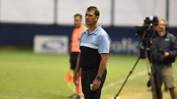 El entrenador ya habló con el goleador uruguayo.
