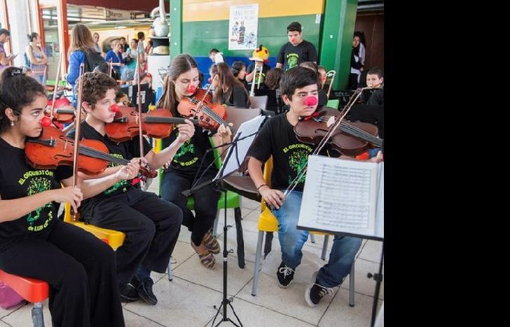 Orqueston de Luis Guillon en el Hospital Garraham