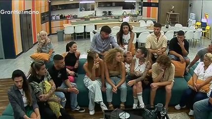 Placa numerosa de Gran Hermano.