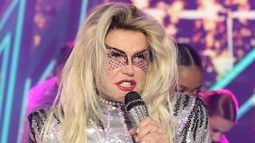 Xuxa como Lady Gaga.