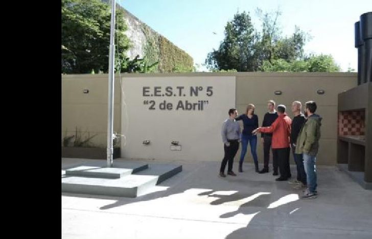 la técnica Nº5 es una de las escuelas que tuvo una obra de gas.