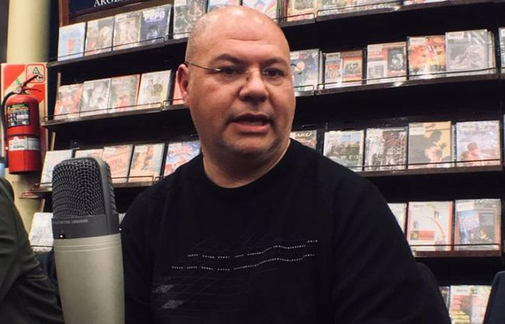 Santana lleva 30 años en la profesión.