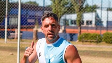 Gabriel Hauche es uno de los jugadores más experimentados de Temperley. Gabriel Hauche es uno de los jugadores más experimentados de Temperley.