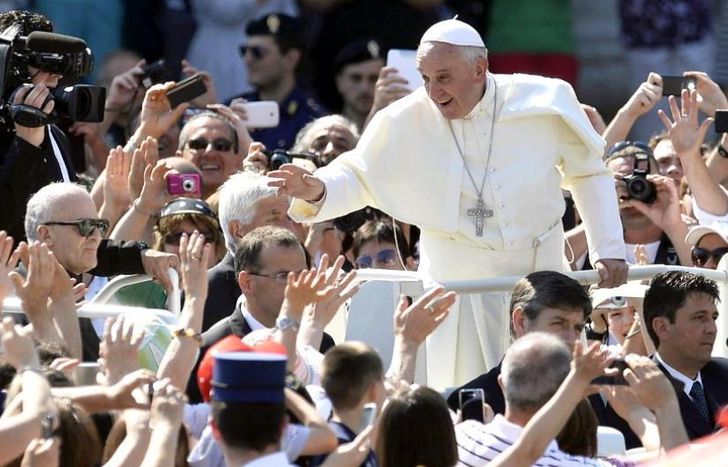 Francisco era un profeta de esperanza, siempre preocupado y ocupado por los desplazados, sostuvo Lugones.