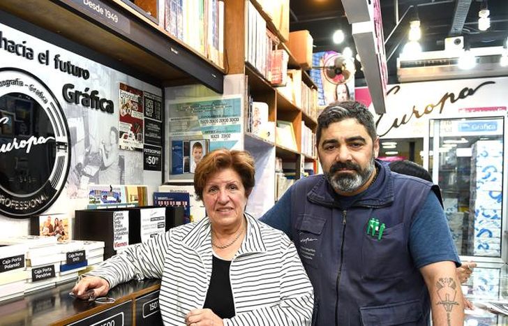 Foto Europa es un emblema en la localidad, con 73 años de experiencia.