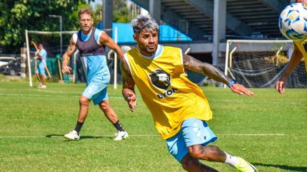 Gabriel Esparza, el último histórico que sumó Temperley.