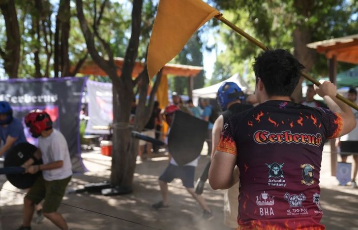 Así se vivió la Expo Comics de Banfield: batallas medievales, objetos de culto y arte.