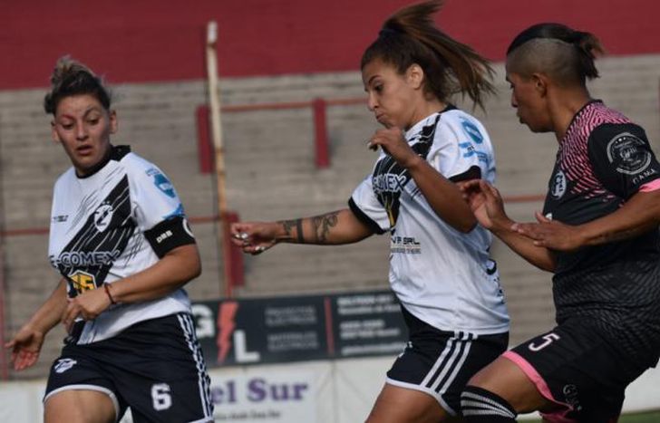 Las Tamberas lograron el ascenso al vencer a Fénix.