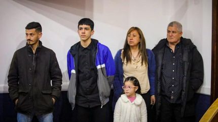 Gustavo fue acompañado por sus entrenadores y su familia.