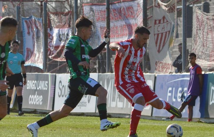 Malvacio cubre la pelota.
