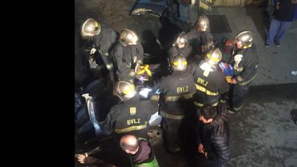 choque en temperley: una persona quedo atrapada abajo de un camion