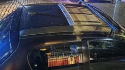 Los ladrones robaban techos de los autos.