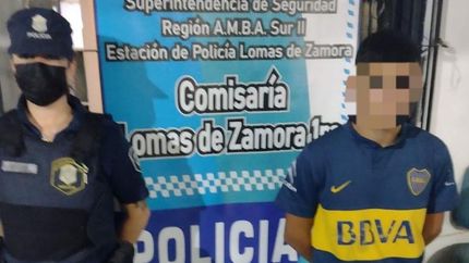 circulaba en una moto sin patente y lo detuvieron: era robada