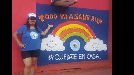 La fundadora del grupo hizo un mural en su terraza para alentar a todas las familias. La fundadora del grupo hizo un mural en su terraza para alentar a todas las familias.