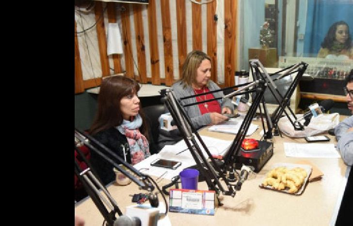 se emite todos los jueves de 18 a 20 en Radio Estación.