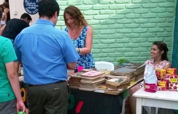 A cambio de una donación se pueden llevar más de un libro.