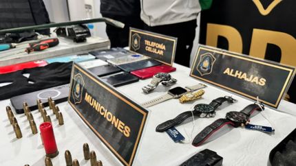 Parte del material secuestrado en poder de la banda de boqueteros. Parte del material secuestrado en poder de la banda de boqueteros.