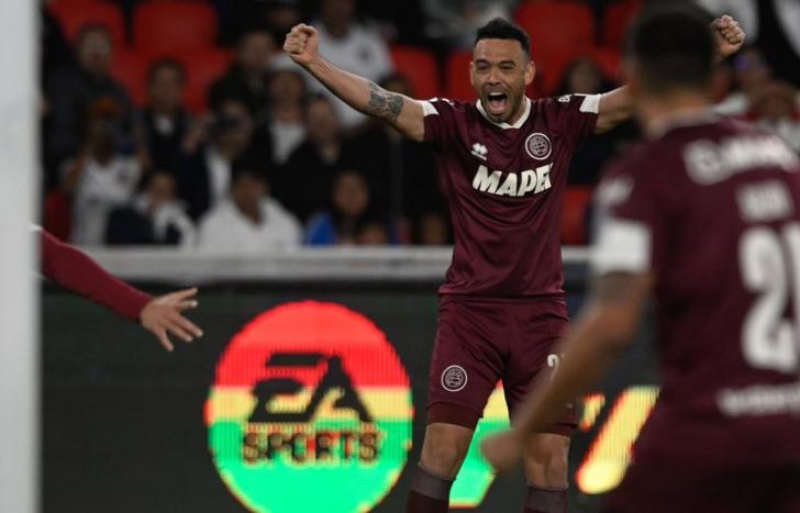 Moreno festeja el 2-1 en Ecuador.