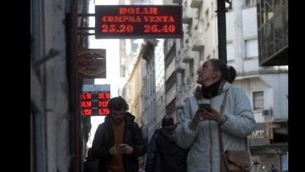 Sin el techo del Banco Central, el dólar supera los $26