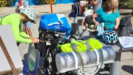 Diego, ultimando detalles antes de salir.